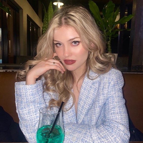 ZARA Cropped Blue Blazer - Picture 2 of 3